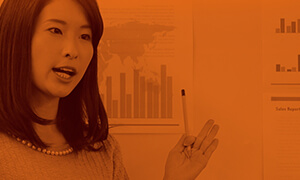 セミナー講師の女性